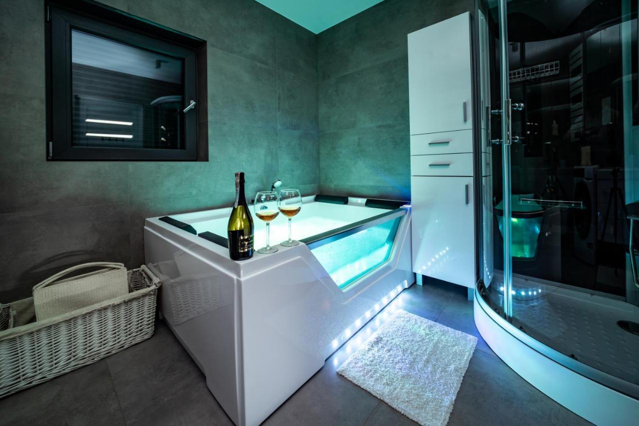 Domek Hot Tub Jacuzzi Chillout Kołobrzeg Exterior foto