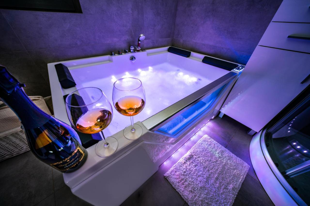 Domek Hot Tub Jacuzzi Chillout Kołobrzeg Exterior foto